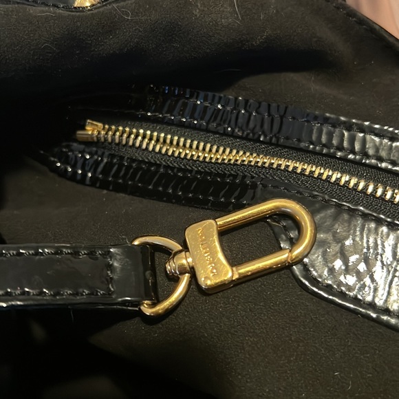 • Louis Vuitton Hobo Black Mahina Leather - Picture 8 of 12